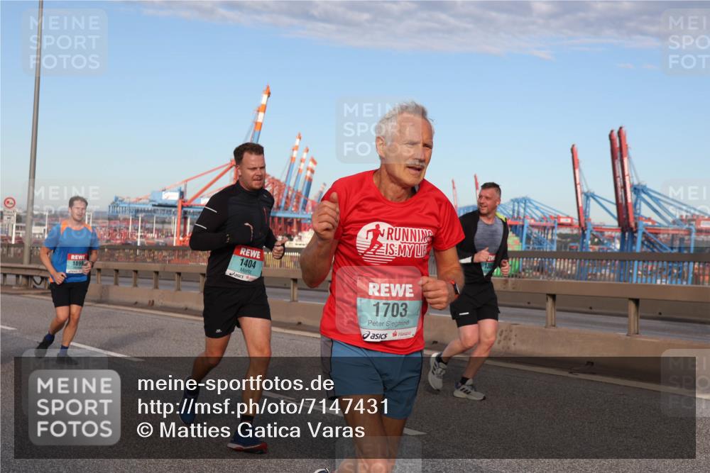 03.10.2024 - Köhlbrandbrückenlauf Matties Gatica Varas http://msf.ph/oto/7147431 03.10.2024 09:43:25 Position 2 1899, 1404, 1703 meine-sportfotos.de