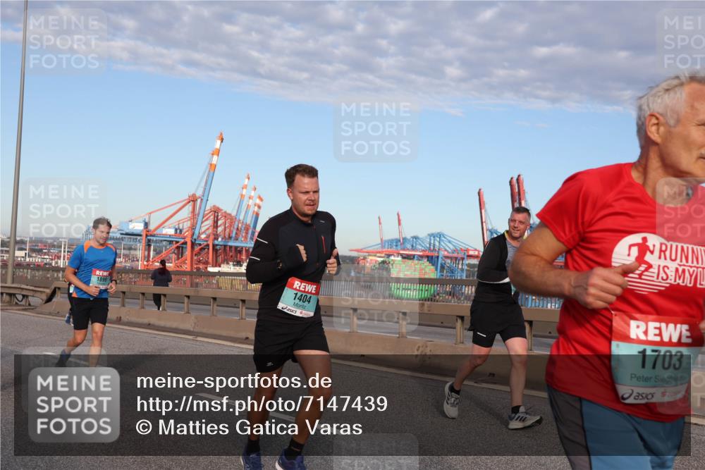 03.10.2024 - Köhlbrandbrückenlauf Matties Gatica Varas http://msf.ph/oto/7147439 03.10.2024 09:43:25 Position 2 1899, 1404, 1703 meine-sportfotos.de