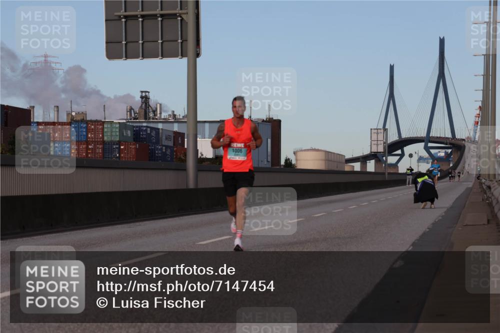 03.10.2024 - Köhlbrandbrückenlauf Luisa Fischer http://msf.ph/oto/7147454 03.10.2024 09:34:26 Position 3 1006 meine-sportfotos.de