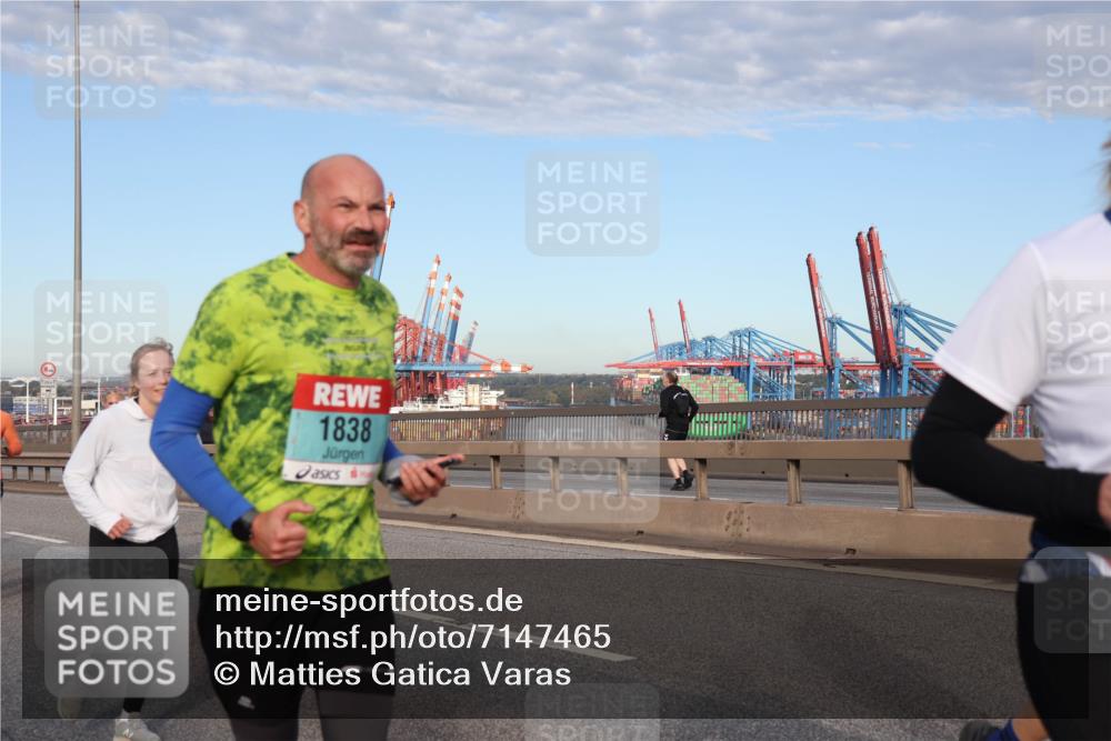 03.10.2024 - Köhlbrandbrückenlauf Matties Gatica Varas http://msf.ph/oto/7147465 03.10.2024 09:43:28 Position 2 1838 meine-sportfotos.de