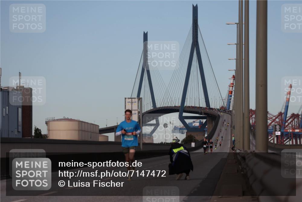 03.10.2024 - Köhlbrandbrückenlauf Luisa Fischer http://msf.ph/oto/7147472 03.10.2024 09:34:42 Position 3  meine-sportfotos.de