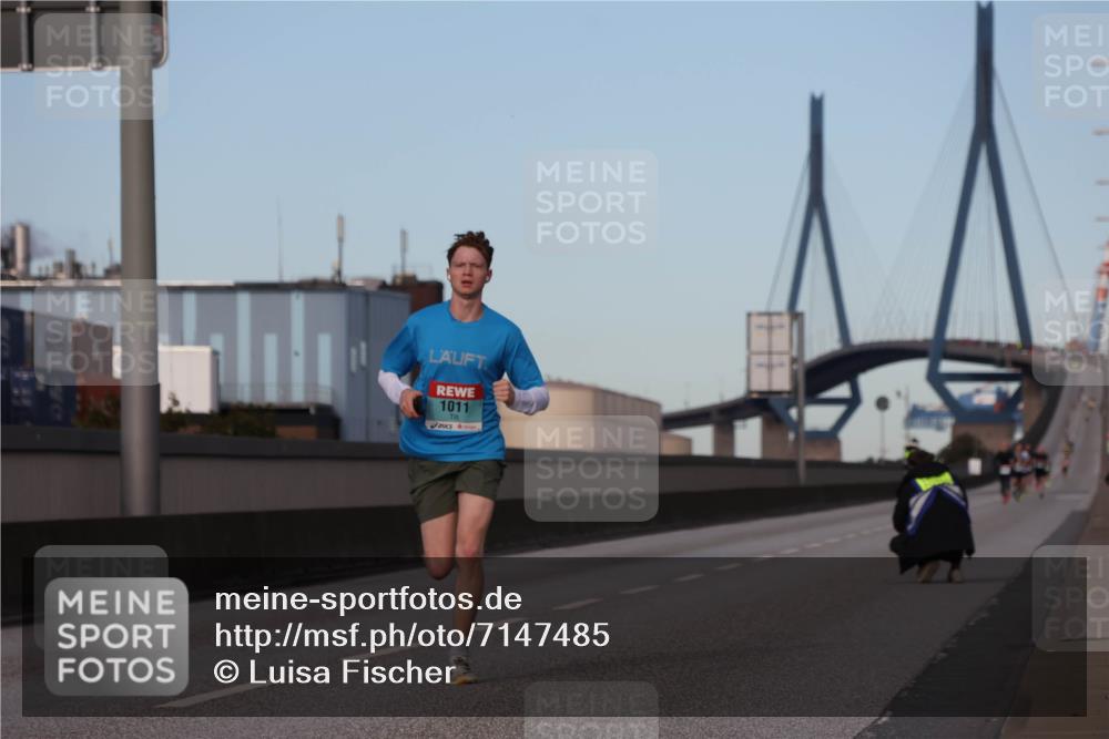 03.10.2024 - Köhlbrandbrückenlauf Luisa Fischer http://msf.ph/oto/7147485 03.10.2024 09:34:47 Position 3 1011 meine-sportfotos.de