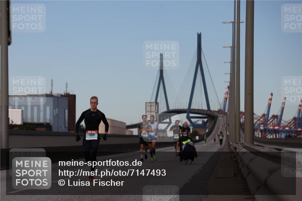 03.10.2024 - Köhlbrandbrückenlauf Luisa Fischer http://msf.ph/oto/7147493 03.10.2024 09:35:18 Position 3 1099 meine-sportfotos.de