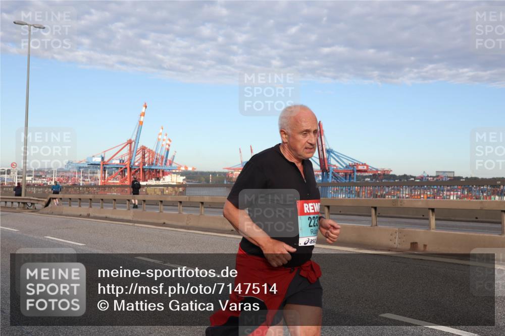 03.10.2024 - Köhlbrandbrückenlauf Matties Gatica Varas http://msf.ph/oto/7147514 03.10.2024 09:43:33 Position 2 223 meine-sportfotos.de