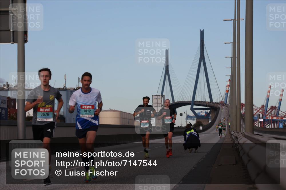 03.10.2024 - Köhlbrandbrückenlauf Luisa Fischer http://msf.ph/oto/7147544 03.10.2024 09:35:26 Position 3 3676, 1012, 1020, 2423 meine-sportfotos.de