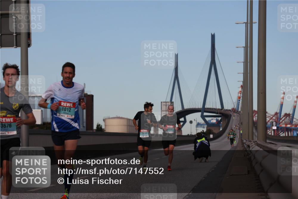 03.10.2024 - Köhlbrandbrückenlauf Luisa Fischer http://msf.ph/oto/7147552 03.10.2024 09:35:26 Position 3 114, 3676, 1012, 1020, 2423 meine-sportfotos.de