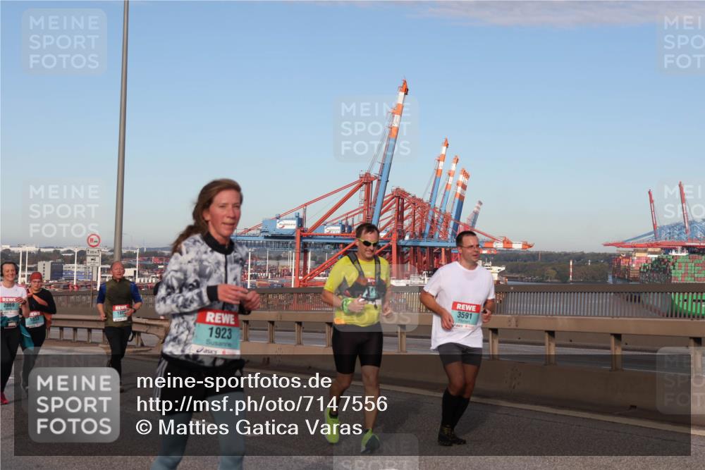 03.10.2024 - Köhlbrandbrückenlauf Matties Gatica Varas http://msf.ph/oto/7147556 03.10.2024 09:43:41 Position 2 2069, 1833, 500, 1, 1923, 3591 meine-sportfotos.de