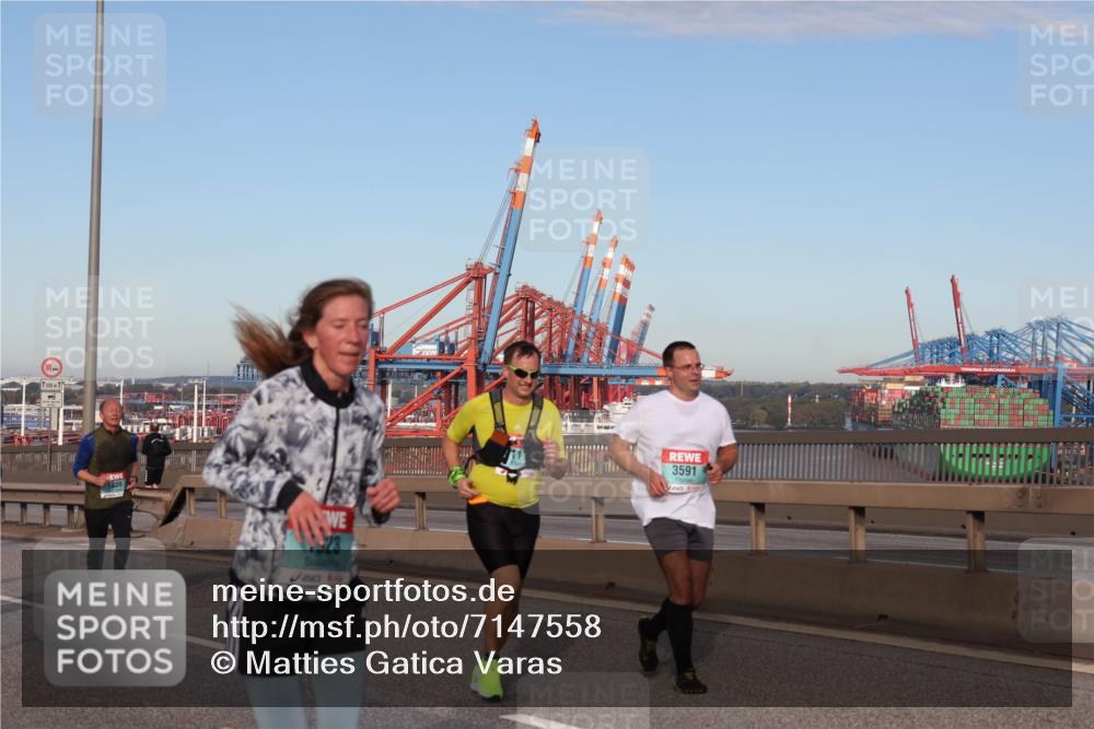 03.10.2024 - Köhlbrandbrückenlauf Matties Gatica Varas http://msf.ph/oto/7147558 03.10.2024 09:43:41 Position 2 500, 1, 923, 3591 meine-sportfotos.de