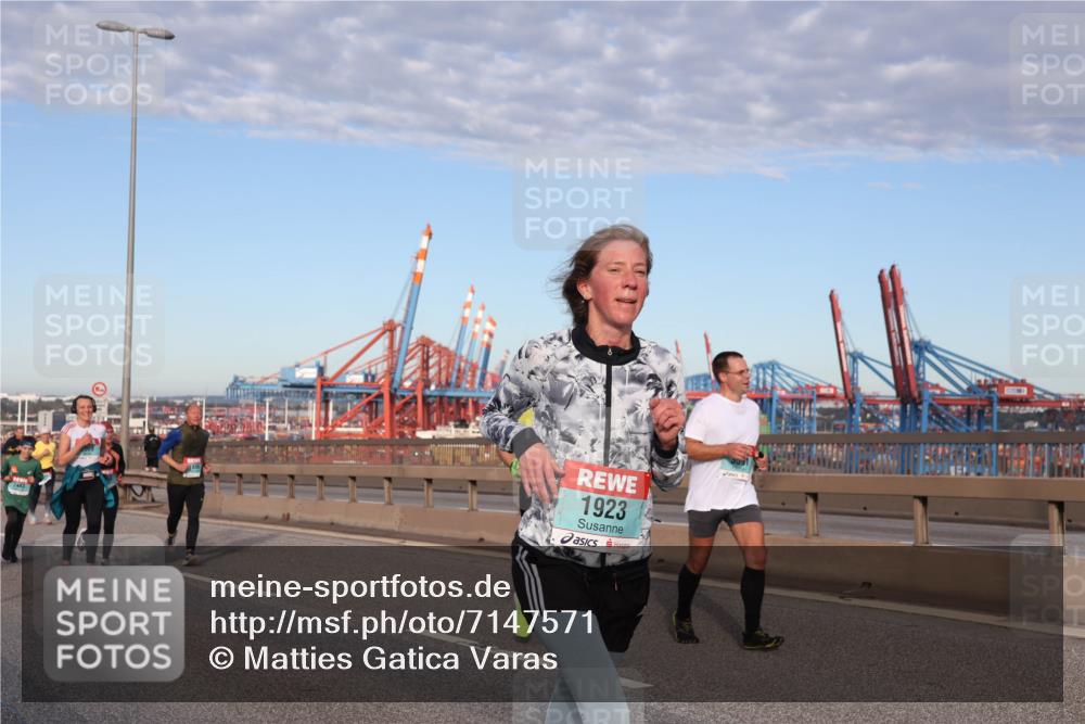 03.10.2024 - Köhlbrandbrückenlauf Matties Gatica Varas http://msf.ph/oto/7147571 03.10.2024 09:43:42 Position 2 2463, 1923 meine-sportfotos.de