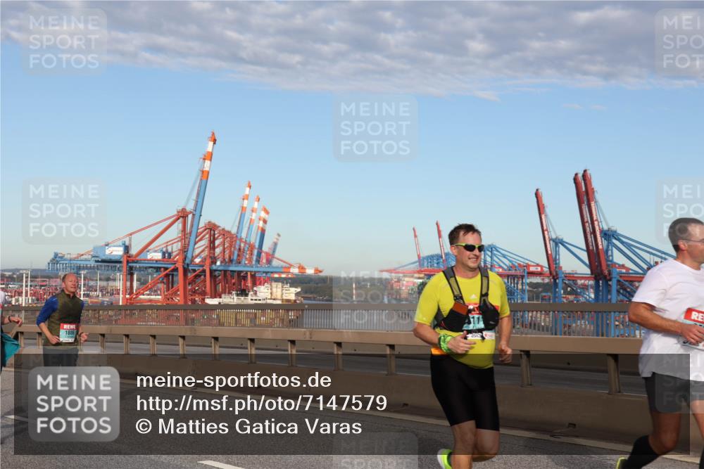 03.10.2024 - Köhlbrandbrückenlauf Matties Gatica Varas http://msf.ph/oto/7147579 03.10.2024 09:43:43 Position 2 1886 meine-sportfotos.de