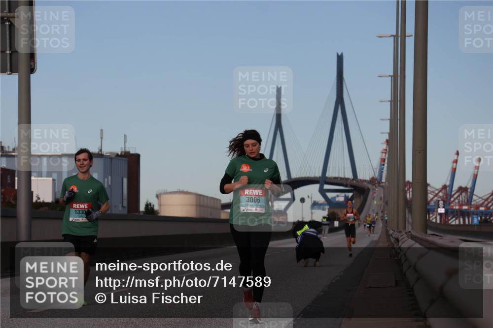 03.10.2024 - Köhlbrandbrückenlauf Luisa Fischer http://msf.ph/oto/7147589 03.10.2024 09:36:03 Position 3 1330, 3006 meine-sportfotos.de