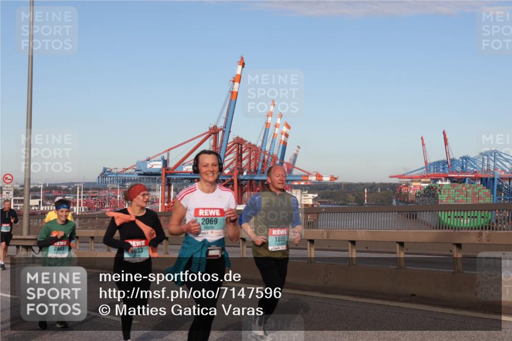 03.10.2024 - Köhlbrandbrückenlauf Matties Gatica Varas http://msf.ph/oto/7147596 03.10.2024 09:43:44 Position 2 500, 1, 2483, 833, 2069, 1886 meine-sportfotos.de