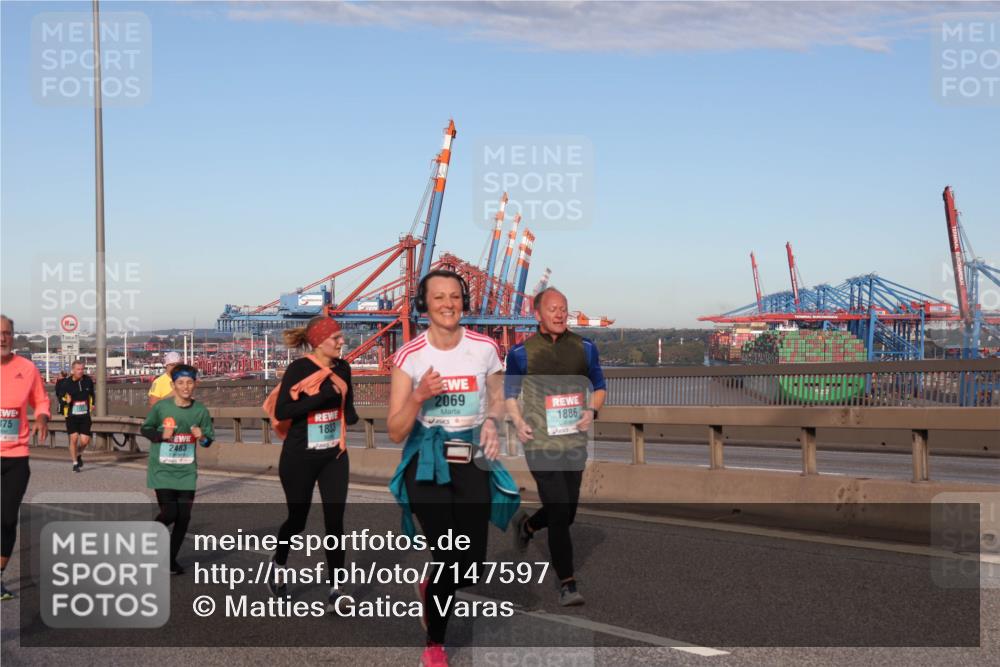03.10.2024 - Köhlbrandbrückenlauf Matties Gatica Varas http://msf.ph/oto/7147597 03.10.2024 09:43:45 Position 2 875, 500, 1, 2069, 1833, 1886, 2483 meine-sportfotos.de
