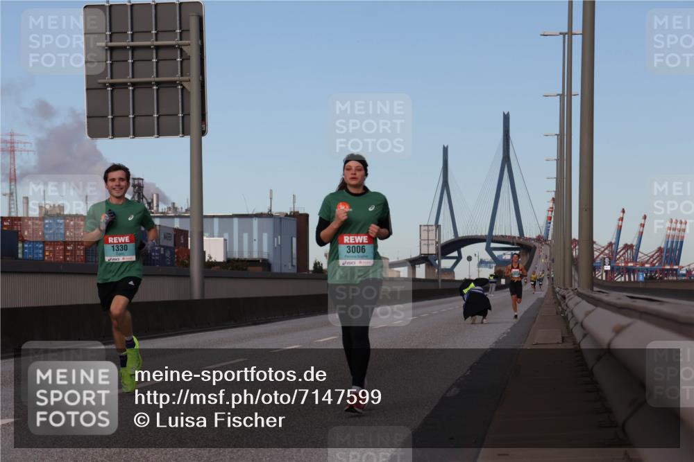 03.10.2024 - Köhlbrandbrückenlauf Luisa Fischer http://msf.ph/oto/7147599 03.10.2024 09:36:05 Position 3 1330, 3006 meine-sportfotos.de