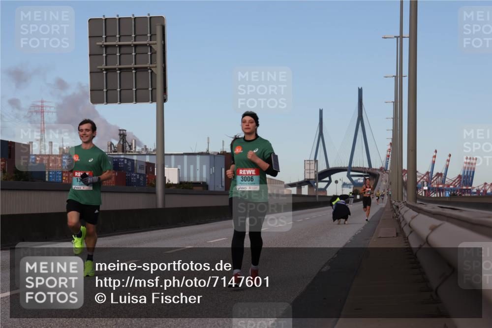 03.10.2024 - Köhlbrandbrückenlauf Luisa Fischer http://msf.ph/oto/7147601 03.10.2024 09:36:06 Position 3 13, 3006 meine-sportfotos.de