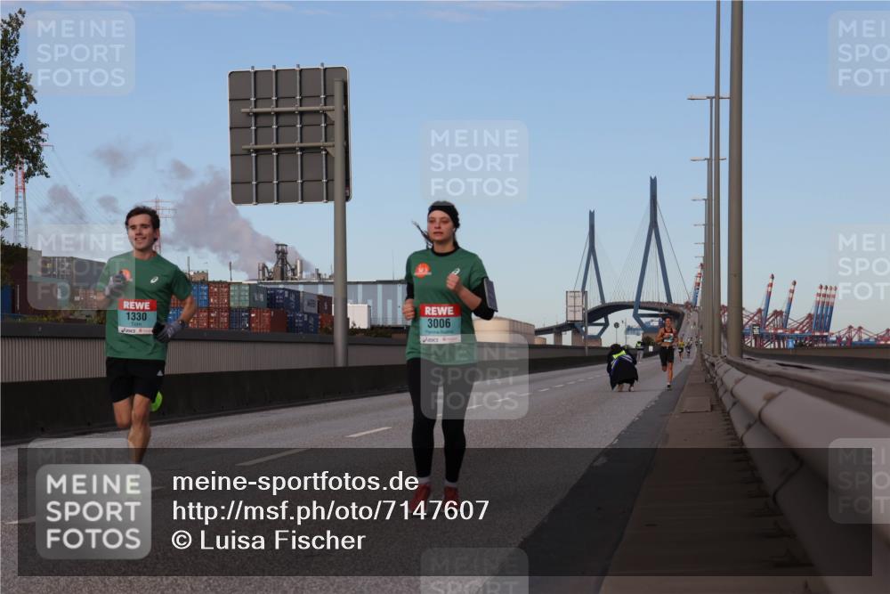 03.10.2024 - Köhlbrandbrückenlauf Luisa Fischer http://msf.ph/oto/7147607 03.10.2024 09:36:06 Position 3 1330, 3006 meine-sportfotos.de