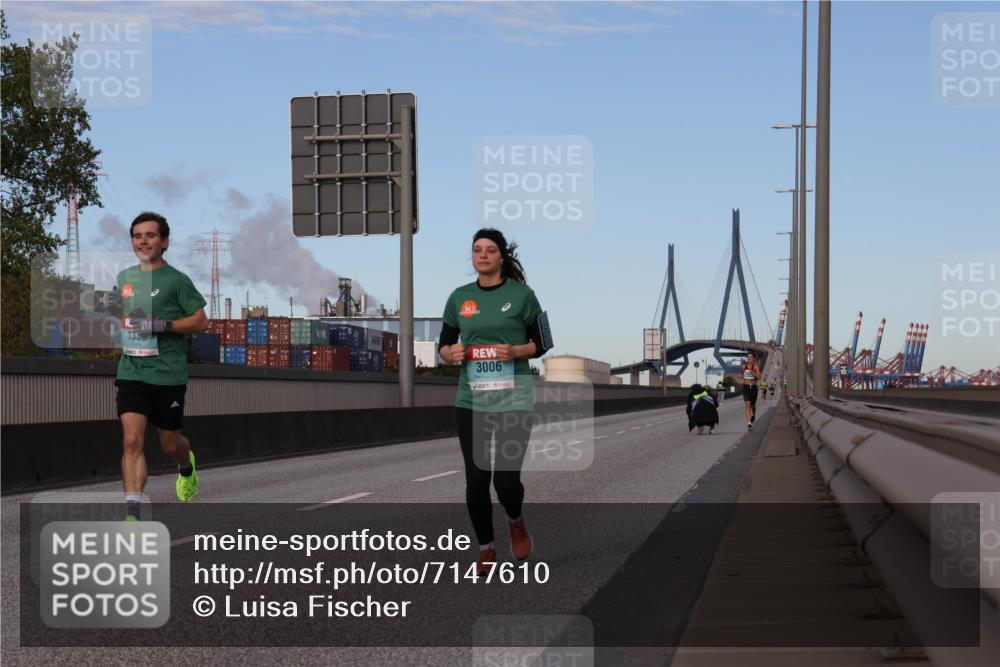 03.10.2024 - Köhlbrandbrückenlauf Luisa Fischer http://msf.ph/oto/7147610 03.10.2024 09:36:06 Position 3 135, 3006 meine-sportfotos.de