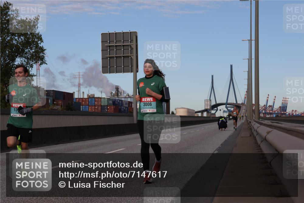 03.10.2024 - Köhlbrandbrückenlauf Luisa Fischer http://msf.ph/oto/7147617 03.10.2024 09:36:07 Position 3 13, 3006 meine-sportfotos.de