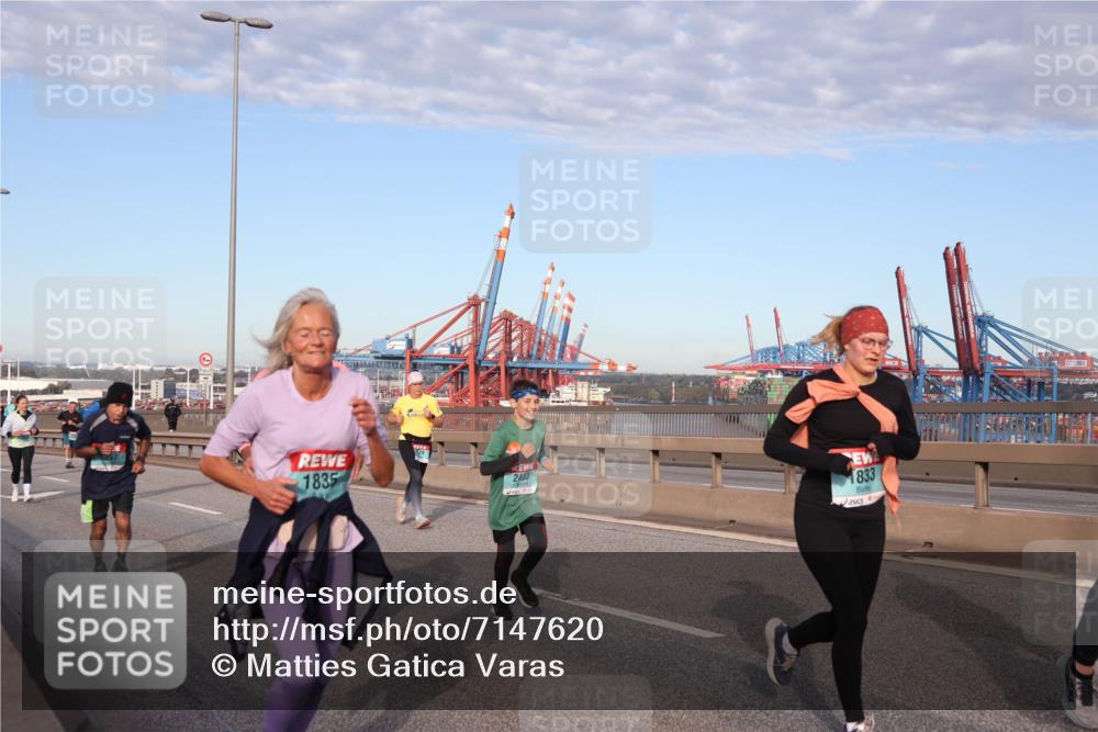 03.10.2024 - Köhlbrandbrückenlauf Matties Gatica Varas http://msf.ph/oto/7147620 03.10.2024 09:43:46 Position 2 1835, 2483, 833 meine-sportfotos.de