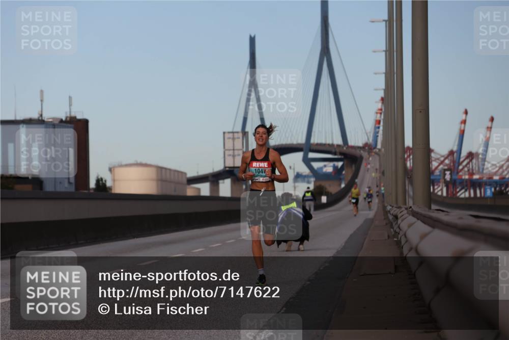 03.10.2024 - Köhlbrandbrückenlauf Luisa Fischer http://msf.ph/oto/7147622 03.10.2024 09:36:12 Position 3 1047 meine-sportfotos.de