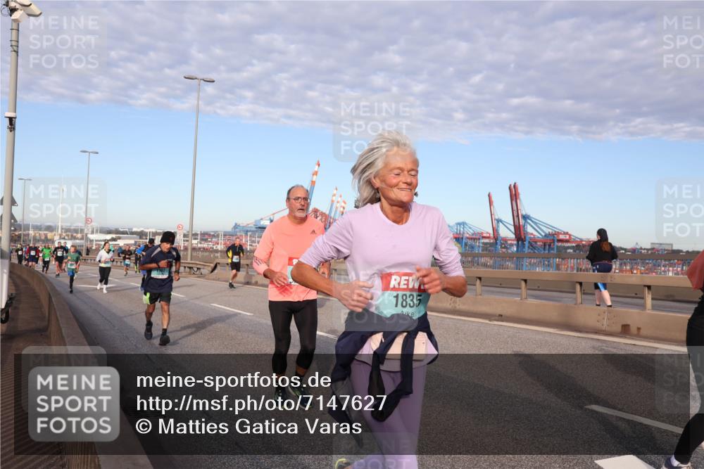 03.10.2024 - Köhlbrandbrückenlauf Matties Gatica Varas http://msf.ph/oto/7147627 03.10.2024 09:43:47 Position 2 1835 meine-sportfotos.de
