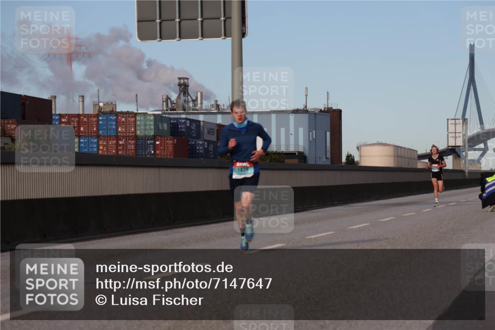 03.10.2024 - Köhlbrandbrückenlauf Luisa Fischer http://msf.ph/oto/7147647 03.10.2024 09:37:04 Position 3 1839 meine-sportfotos.de