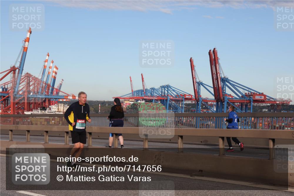 03.10.2024 - Köhlbrandbrückenlauf Matties Gatica Varas http://msf.ph/oto/7147656 03.10.2024 09:43:51 Position 2 1727 meine-sportfotos.de