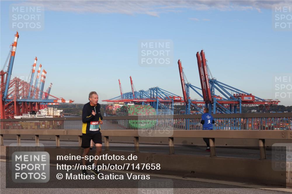 03.10.2024 - Köhlbrandbrückenlauf Matties Gatica Varas http://msf.ph/oto/7147658 03.10.2024 09:43:51 Position 2 1727 meine-sportfotos.de
