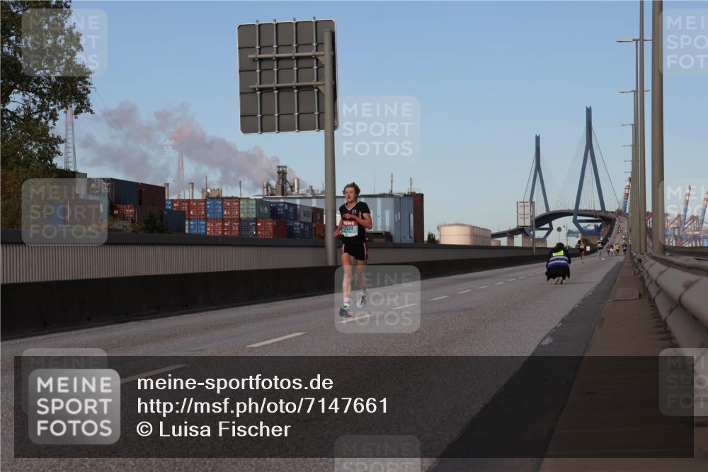 03.10.2024 - Köhlbrandbrückenlauf Luisa Fischer http://msf.ph/oto/7147661 03.10.2024 09:37:13 Position 3  meine-sportfotos.de