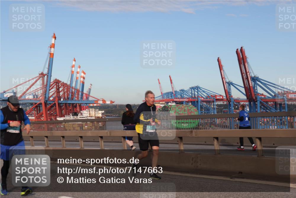 03.10.2024 - Köhlbrandbrückenlauf Matties Gatica Varas http://msf.ph/oto/7147663 03.10.2024 09:43:51 Position 2  meine-sportfotos.de