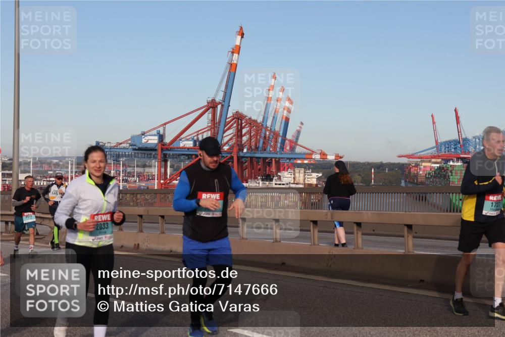 03.10.2024 - Köhlbrandbrückenlauf Matties Gatica Varas http://msf.ph/oto/7147666 03.10.2024 09:43:52 Position 2 2033, 1727 meine-sportfotos.de