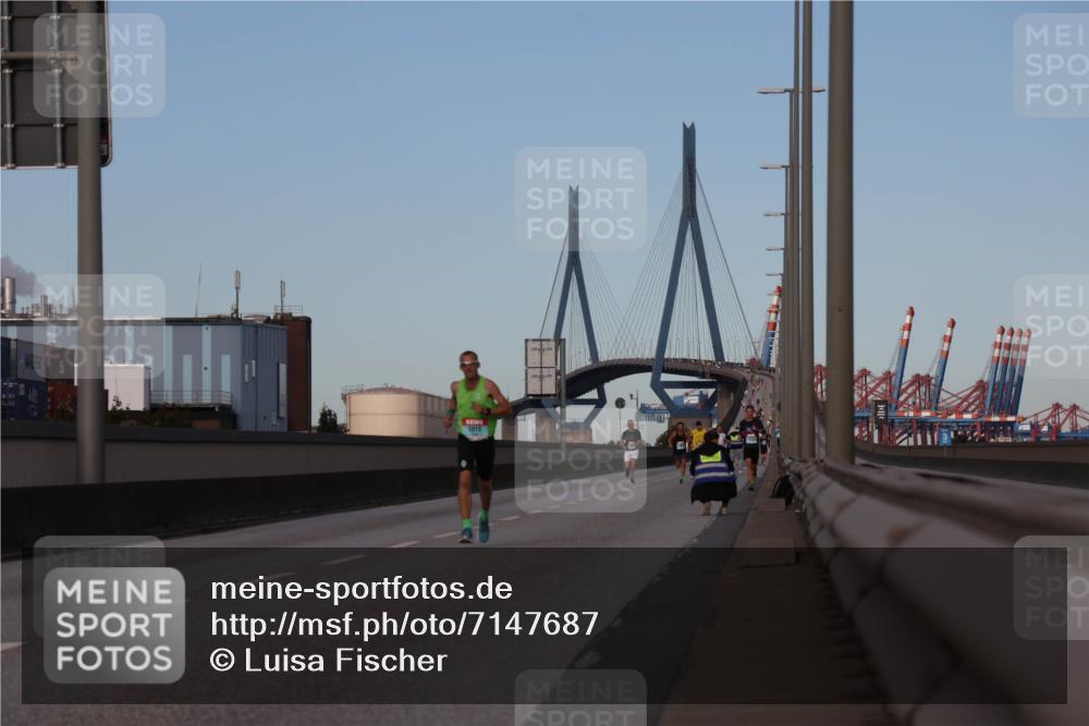 03.10.2024 - Köhlbrandbrückenlauf Luisa Fischer http://msf.ph/oto/7147687 03.10.2024 09:37:48 Position 3 1018 meine-sportfotos.de