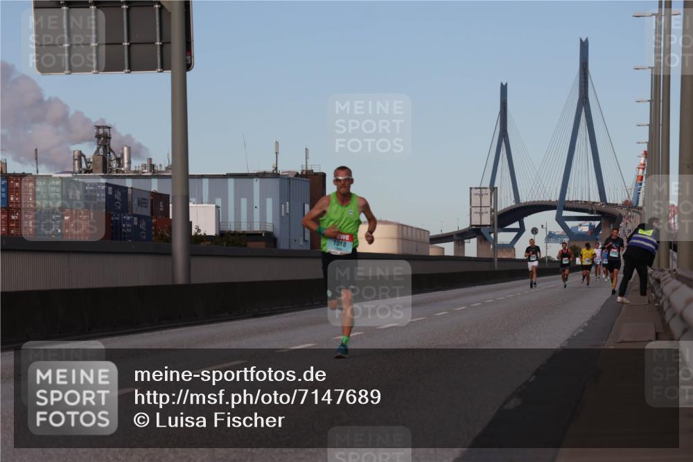 03.10.2024 - Köhlbrandbrückenlauf Luisa Fischer http://msf.ph/oto/7147689 03.10.2024 09:37:52 Position 3 1018 meine-sportfotos.de