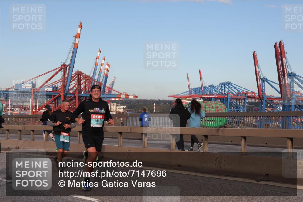 03.10.2024 - Köhlbrandbrückenlauf Matties Gatica Varas http://msf.ph/oto/7147696 03.10.2024 09:43:56 Position 2 2017, 1419 meine-sportfotos.de
