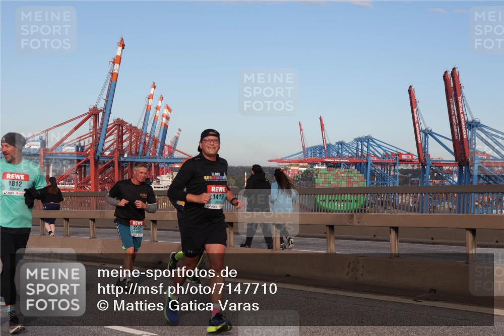 03.10.2024 - Köhlbrandbrückenlauf Matties Gatica Varas http://msf.ph/oto/7147710 03.10.2024 09:43:56 Position 2 1812, 2017, 1419 meine-sportfotos.de