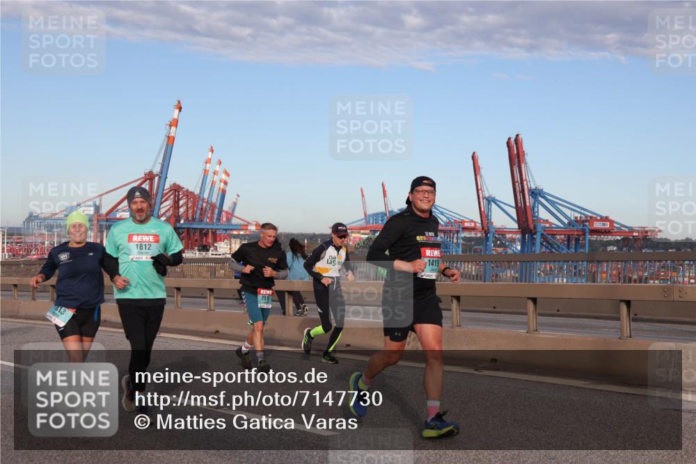 03.10.2024 - Köhlbrandbrückenlauf Matties Gatica Varas http://msf.ph/oto/7147730 03.10.2024 09:43:57 Position 2 1812, 813, 2017, 1419 meine-sportfotos.de