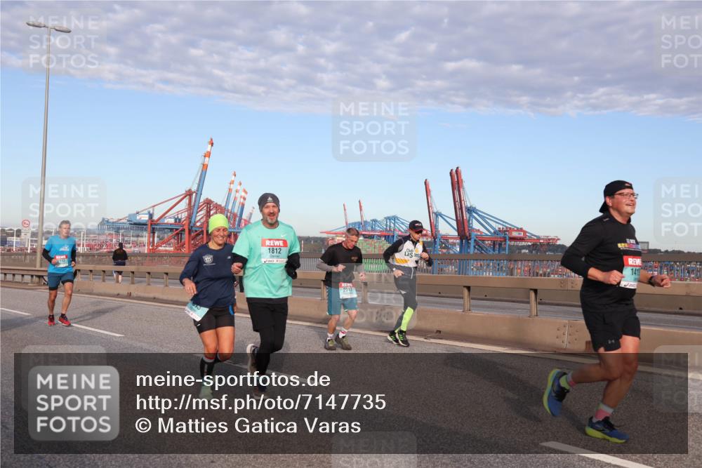 03.10.2024 - Köhlbrandbrückenlauf Matties Gatica Varas http://msf.ph/oto/7147735 03.10.2024 09:43:58 Position 2 1812, 2017, 141 meine-sportfotos.de