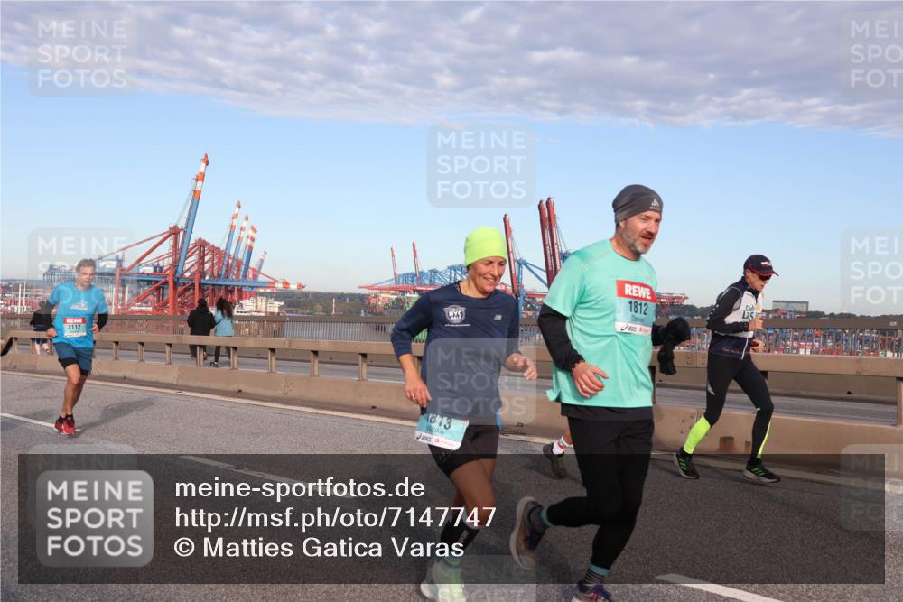 03.10.2024 - Köhlbrandbrückenlauf Matties Gatica Varas http://msf.ph/oto/7147747 03.10.2024 09:43:59 Position 2 2112, 1873, 1812 meine-sportfotos.de