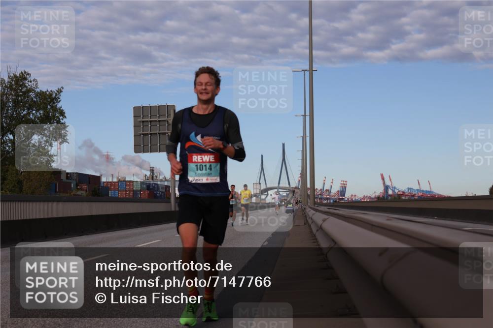 03.10.2024 - Köhlbrandbrückenlauf Luisa Fischer http://msf.ph/oto/7147766 03.10.2024 09:38:10 Position 3 1014 meine-sportfotos.de