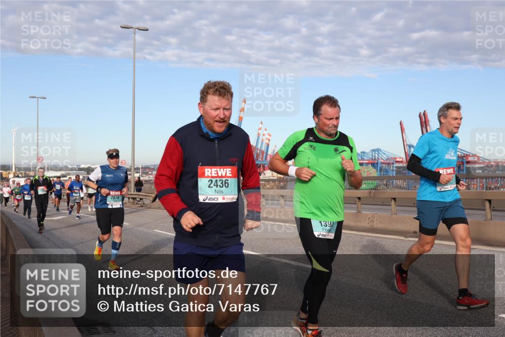 03.10.2024 - Köhlbrandbrückenlauf Matties Gatica Varas http://msf.ph/oto/7147767 03.10.2024 09:44:01 Position 2 2078, 2436, 1397 meine-sportfotos.de