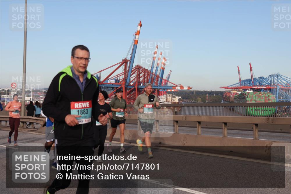 03.10.2024 - Köhlbrandbrückenlauf Matties Gatica Varas http://msf.ph/oto/7147801 03.10.2024 09:44:06 Position 2 1500, 1, 1883, 1641, 310, 1642 meine-sportfotos.de
