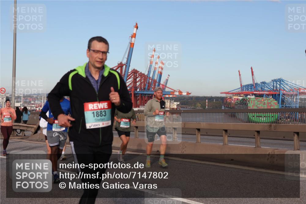 03.10.2024 - Köhlbrandbrückenlauf Matties Gatica Varas http://msf.ph/oto/7147802 03.10.2024 09:44:06 Position 2 2752, 37, 1883, 1641, 1642 meine-sportfotos.de