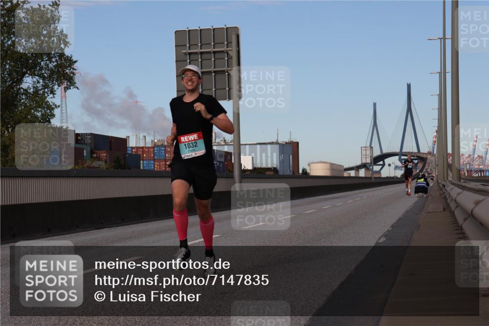 03.10.2024 - Köhlbrandbrückenlauf Luisa Fischer http://msf.ph/oto/7147835 03.10.2024 09:38:37 Position 3 1032 meine-sportfotos.de