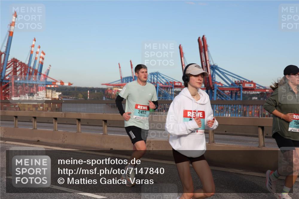 03.10.2024 - Köhlbrandbrückenlauf Matties Gatica Varas http://msf.ph/oto/7147840 03.10.2024 09:44:09 Position 2 2453, 164 meine-sportfotos.de