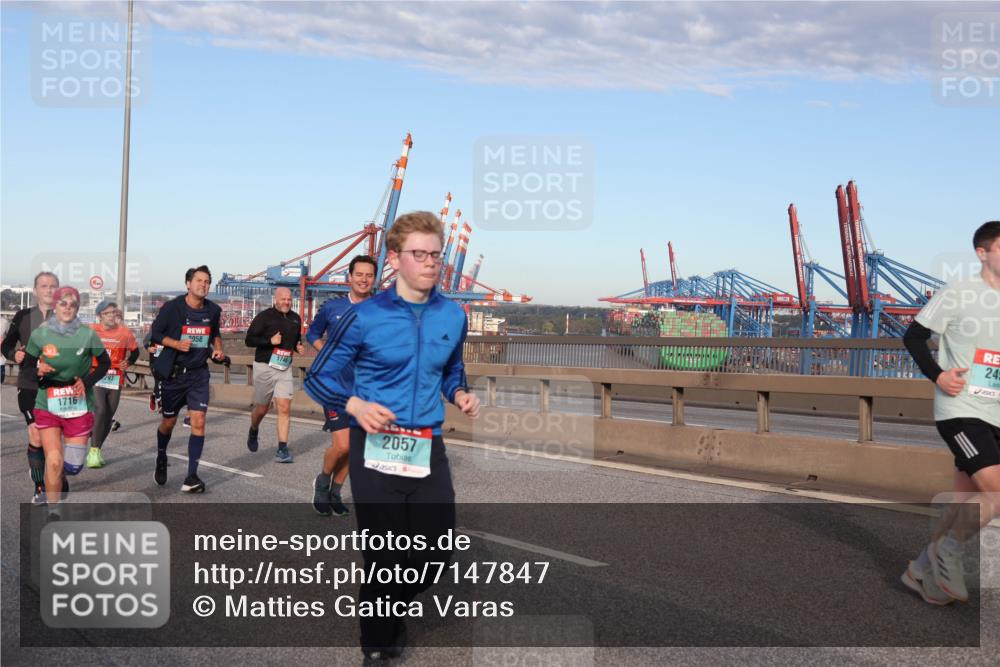 03.10.2024 - Köhlbrandbrückenlauf Matties Gatica Varas http://msf.ph/oto/7147847 03.10.2024 09:44:10 Position 2 1716, 297, 2058, 1746, 4118, 2057, 245 meine-sportfotos.de