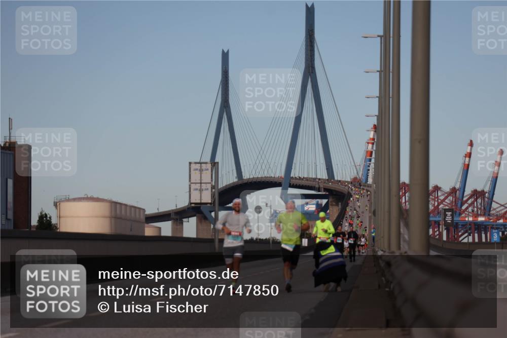 03.10.2024 - Köhlbrandbrückenlauf Luisa Fischer http://msf.ph/oto/7147850 03.10.2024 09:39:13 Position 3 35 meine-sportfotos.de