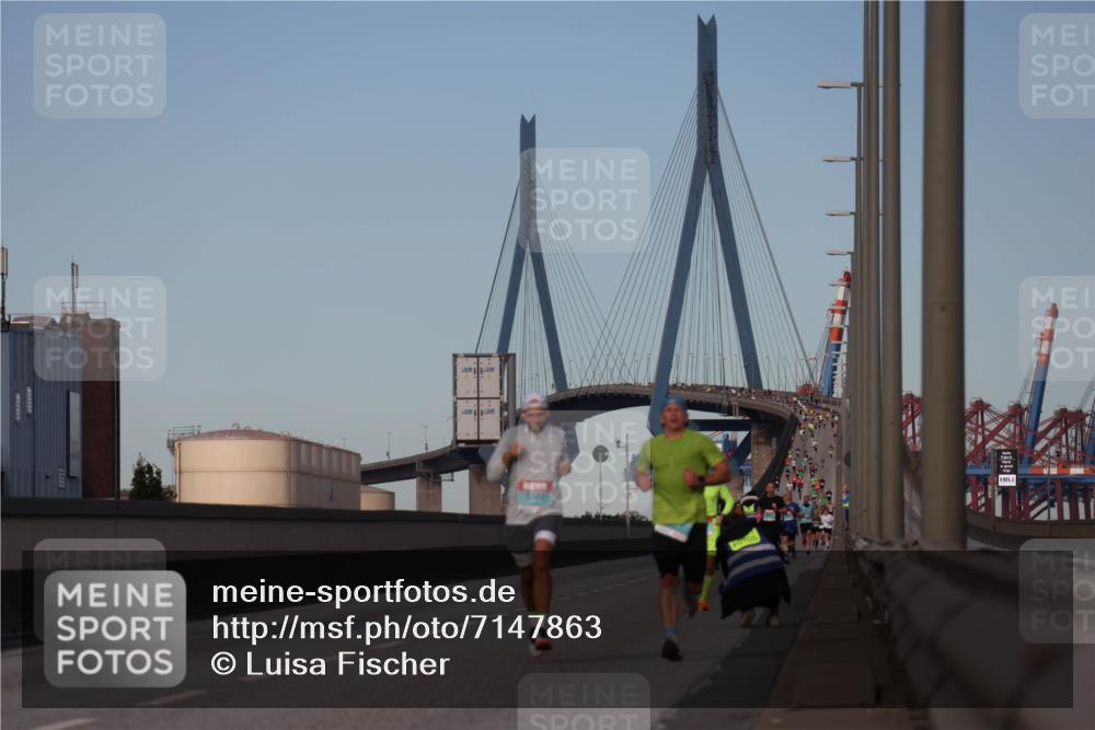 03.10.2024 - Köhlbrandbrückenlauf Luisa Fischer http://msf.ph/oto/7147863 03.10.2024 09:39:16 Position 3 1377 meine-sportfotos.de