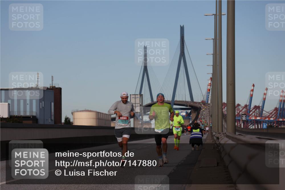 03.10.2024 - Köhlbrandbrückenlauf Luisa Fischer http://msf.ph/oto/7147880 03.10.2024 09:39:19 Position 3 1377 meine-sportfotos.de