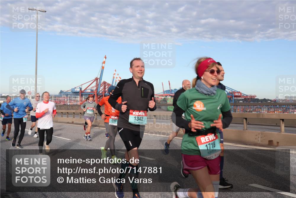 03.10.2024 - Köhlbrandbrückenlauf Matties Gatica Varas http://msf.ph/oto/7147881 03.10.2024 09:44:13 Position 2 170, 2420, 2297, 1342, 1716 meine-sportfotos.de