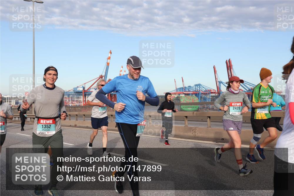 03.10.2024 - Köhlbrandbrückenlauf Matties Gatica Varas http://msf.ph/oto/7147899 03.10.2024 09:44:15 Position 2 1352, 1735, 2015, 2, 0, 170, 2420, 2421, 3051 meine-sportfotos.de